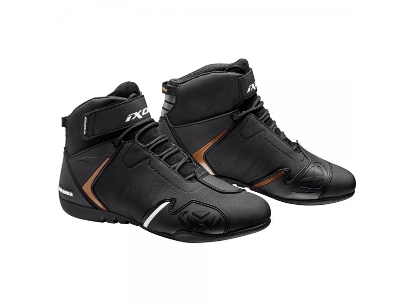 Ghete moto Roadster femei All Season Ixon model Gambler WP LS culoare: negru/gold (auriu) (100% waterproof) Ghete moto Roadster femei All Season Ixon model Gambler WP LS culoare: negru/gold (auriu) (100% waterproof)