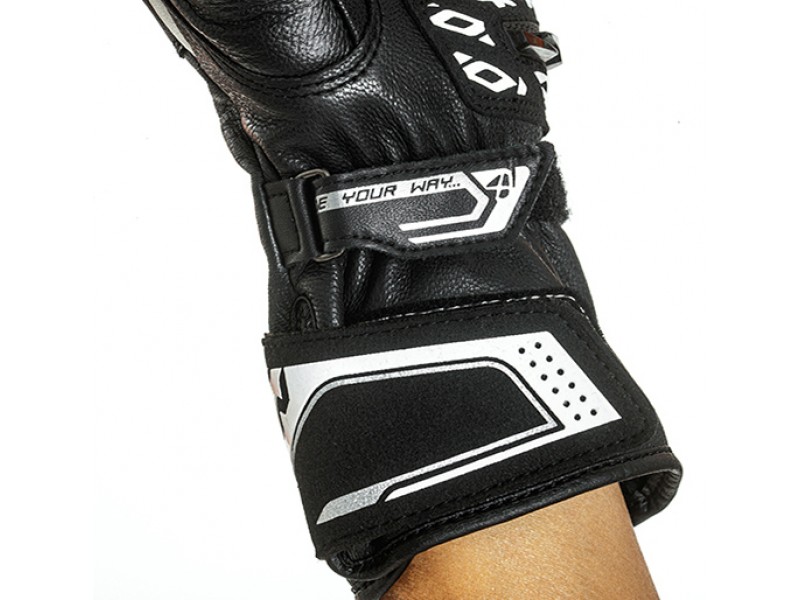Manusi femei Racing vara piele Ixon model Thund LS culoare: negru/alb - degete tactile Manusi femei Racing vara piele Ixon model Thund LS culoare: negru/alb - degete tactile
