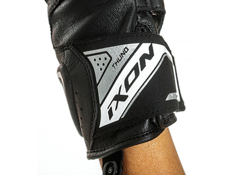 Manusi femei Racing vara piele Ixon model Thund LS culoare: negru/alb - degete tactile Manusi femei Racing vara piele Ixon model Thund LS culoare: negru/alb - degete tactile
