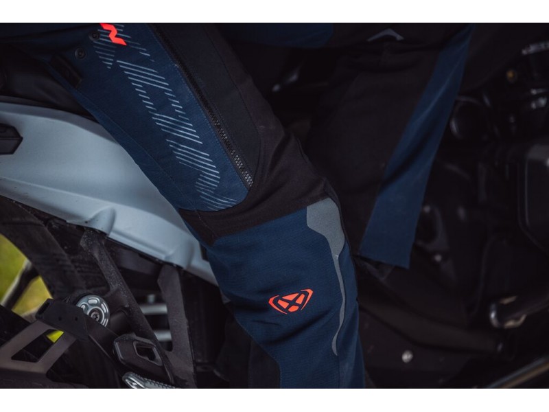 Pantaloni motociclete femei Touring/Adventure Ixon All season/vara model Odin LS culoare: navy (albastru)/negru/rosu Pantaloni motociclete femei Touring/Adventure Ixon All season/vara model Odin LS culoare: navy (albastru)/negru/rosu