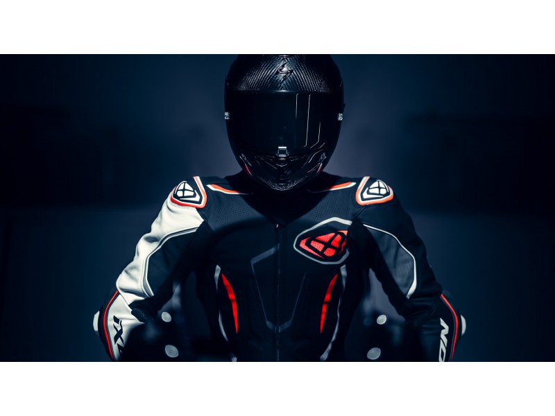 Costum (combinezon) motociclete barbati piele Ixon vara model Demonio culoare: negru/alb/rosu