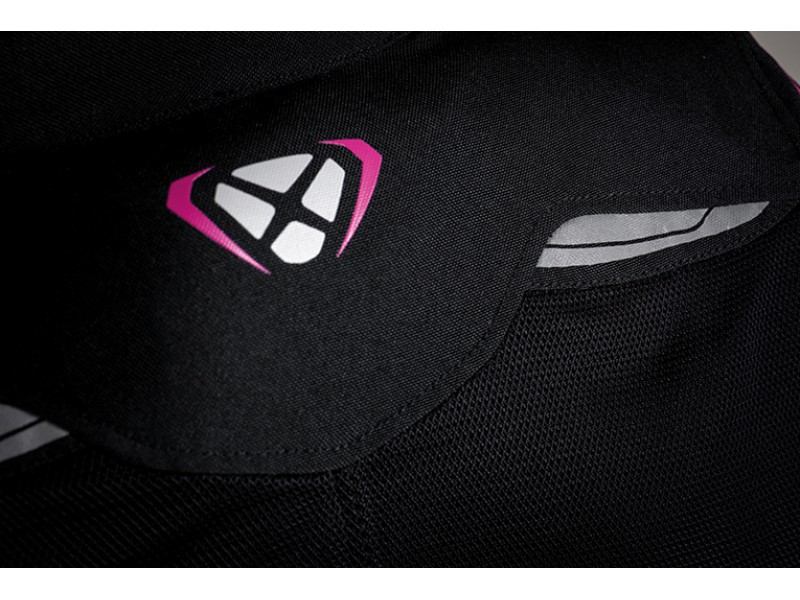 Geaca (jacheta) motociclete copii Racing/Roadster Ixon vara model Striker AIR KID culoare: negru/alb/fuchsia (roz) Geaca (jacheta) motociclete copii Racing/Roadster Ixon vara model Striker AIR KID culoare: negru/alb/fuchsia (roz)