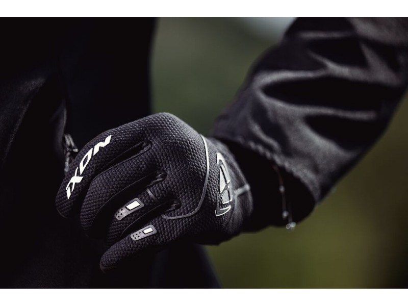 Manusi barbati Roadster vara Ixon model Hurricane 2 MS culoare: negru/alb – degete tactile