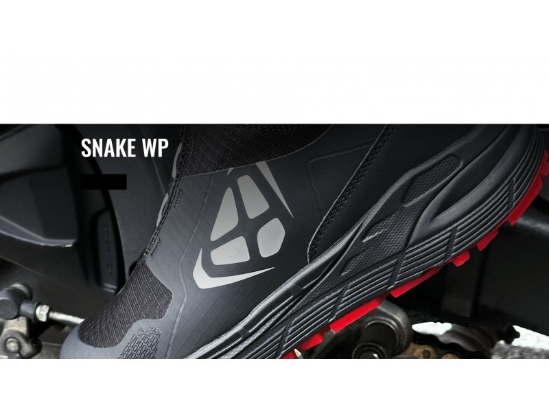 Ghete moto Urban/Adventure barbati All Season Ixon model Snake WP MS culoare: negru/alb/rosu