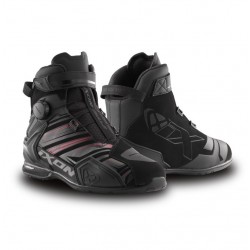 Ghete moto Roadster barbati All Season Ixon model Bull 2 WP ULTRA MS culoare: negru/antracit/rosu (100% waterproof)