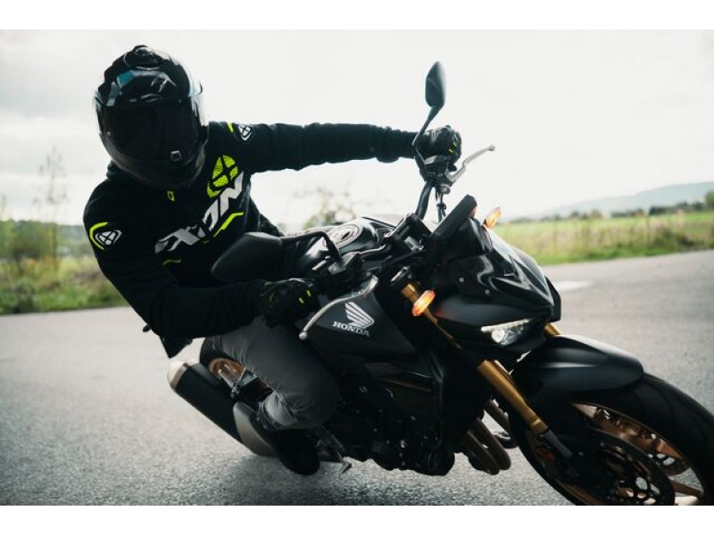 Geaca (hanorac tip hoodie) motociclete barbati Urban Ixon vara model Touchdown Ultra MS culoare: negru/alb/galben