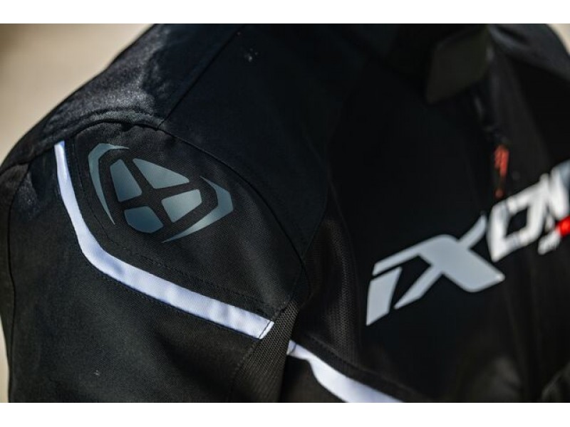 Geaca (jacheta) motociclete barbati Racing/Roadster Ixon vara model Striker 2 AIR WP MS culoare: negru/alb