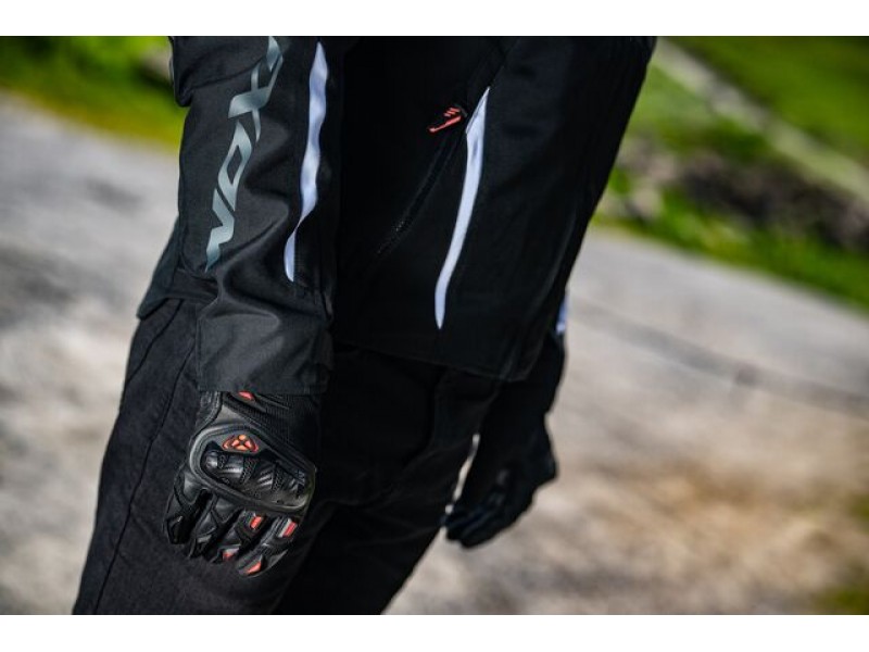 Geaca (jacheta) motociclete barbati Racing/Roadster Ixon vara model Striker 2 AIR WP MS culoare: negru/alb