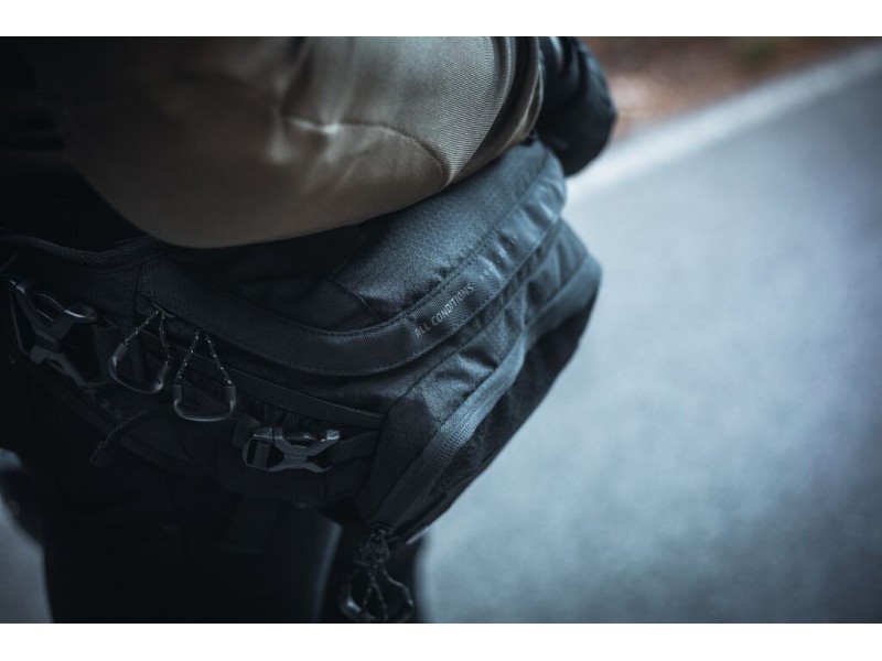 Borseta Ixon model A-Pex 25 - culoare: negru (volum: 2.5 litri)