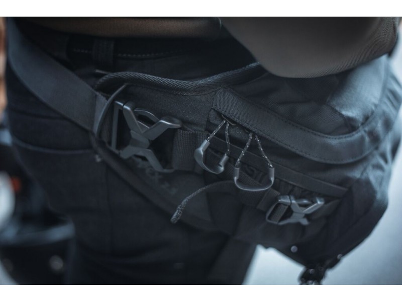 Borseta Ixon model A-Pex 25 - culoare: negru (volum: 2.5 litri)