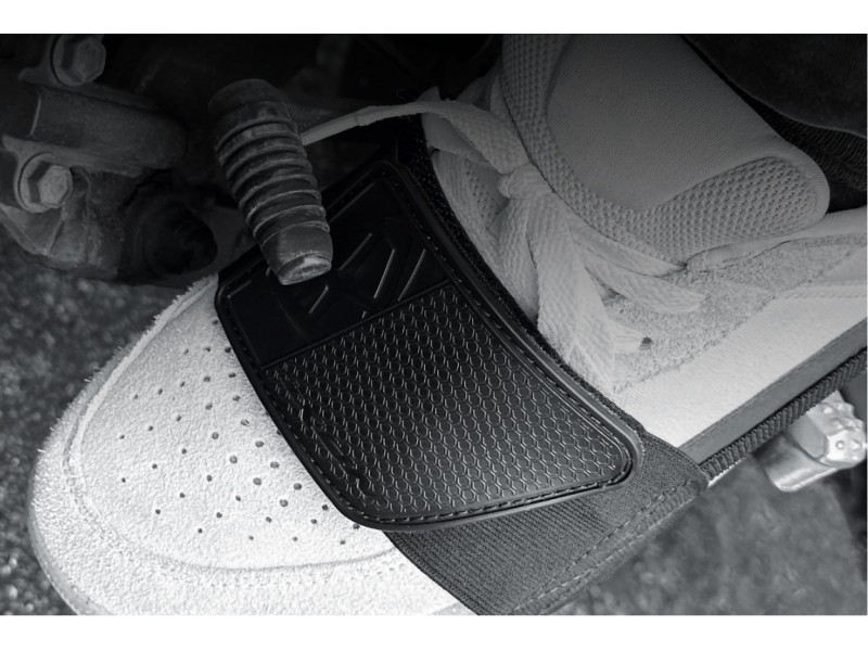 Protectie incaltaminte schimbator viteze Ixon model Shift Pad - culoare: negru