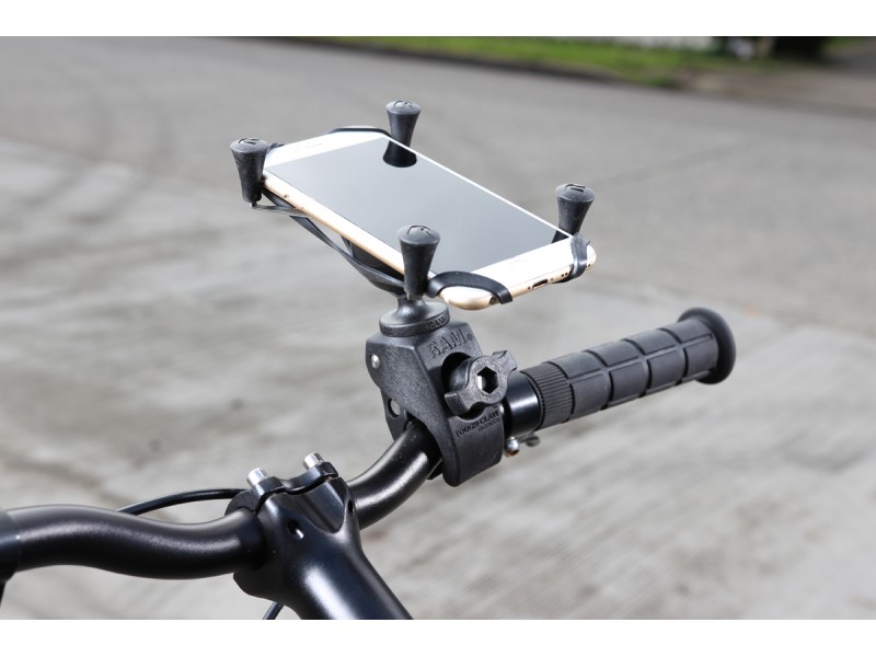 Suport telefon Ram Mounts X-Grip cu ghiara pt. telefoane mari Suport telefon Ram Mounts X-Grip cu ghiara pt. telefoane mari