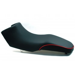 Seat with red hem for Hyper 125 motorcycle