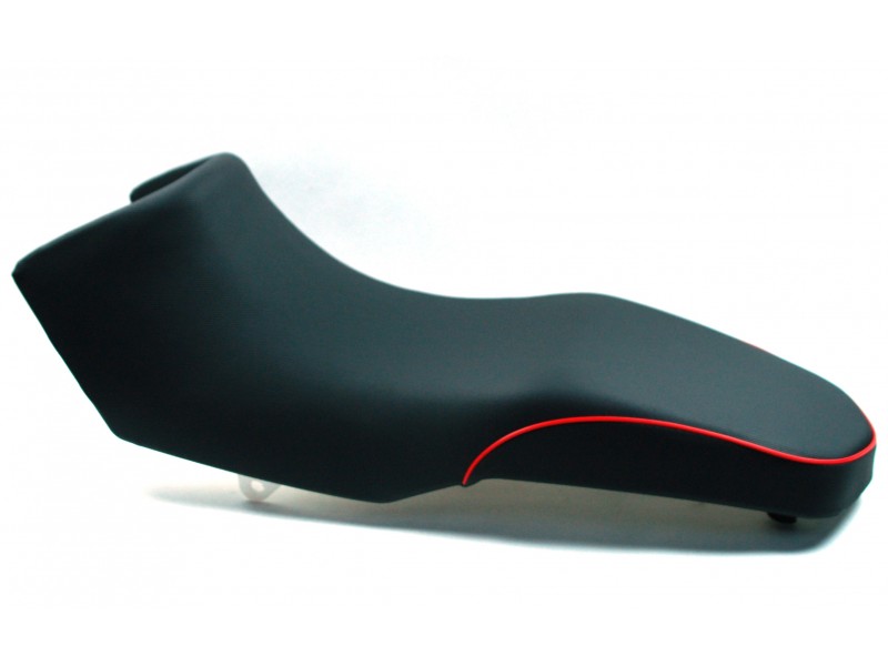 Seat with red hem for Hyper 125 motorcycle