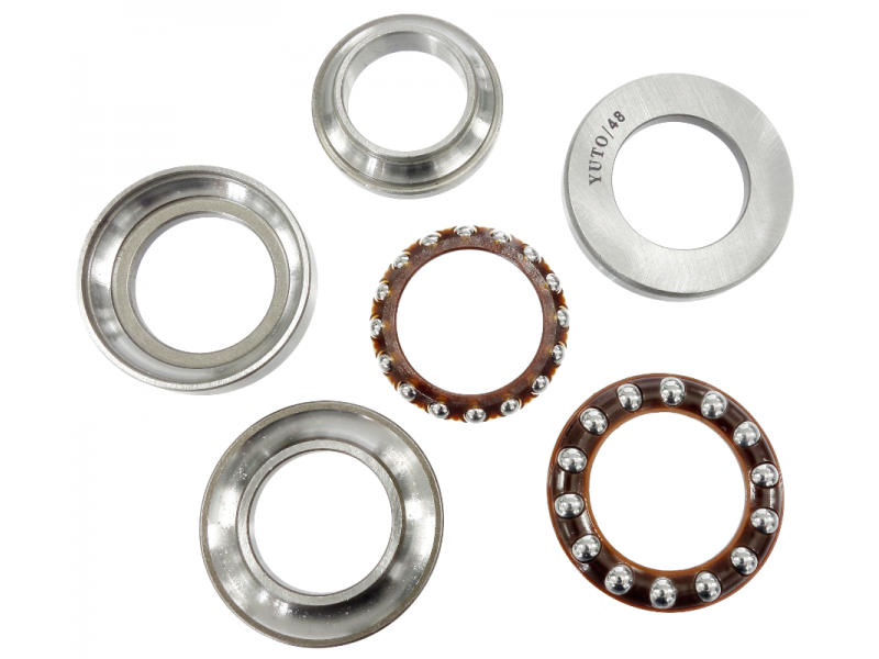 Mounting the steering head for FR 2 moped