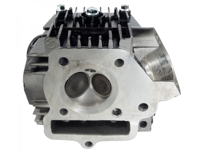 Cylinder head for vertical engine 110cc for motocycle with manual gearbox