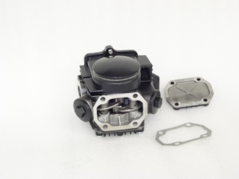 Cylinder head for horizontal engine 70cc 4T with manual gearbox for moped