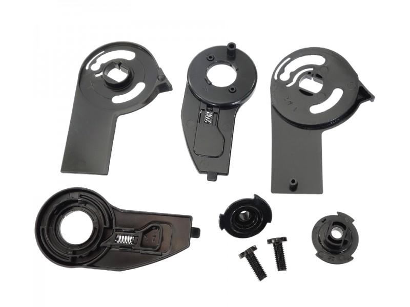 The mechanism of the helmet lens Delta