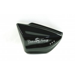 Left side cover, glossy black, for the Classic 125