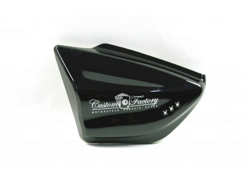 Left side cover, glossy black, for the Classic 125 Left side cover, glossy black, for the Classic 125