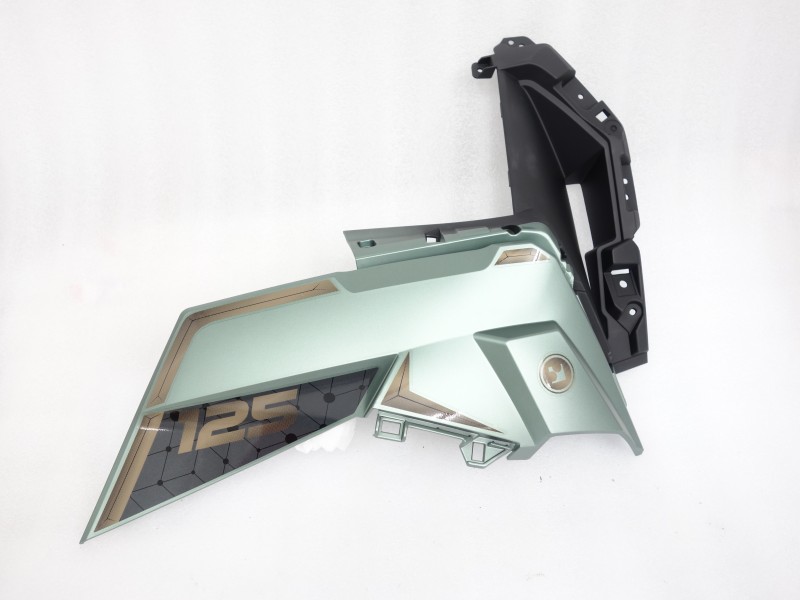Right front side indicator housing green Xplore 125