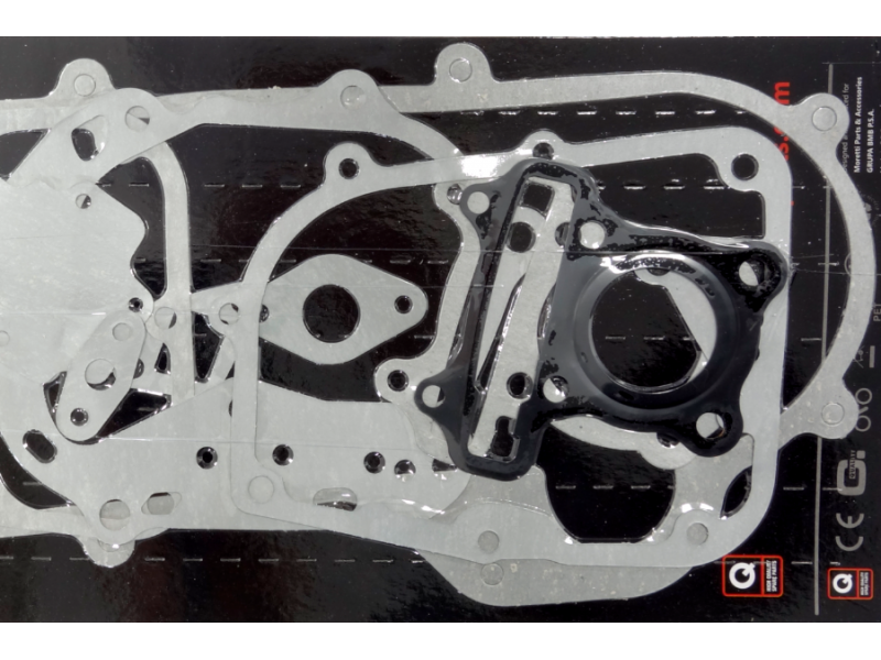 Seals - engine gasket set for 50cc 4T scooter (engine cover length: 400 mm)