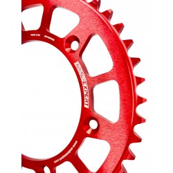 Pinion spate KTM / Husqvarna / Husaberg '90-'26 Aluminiu RACING red (45 dinti) JTR897.45 Enduro Expert 89745RREE