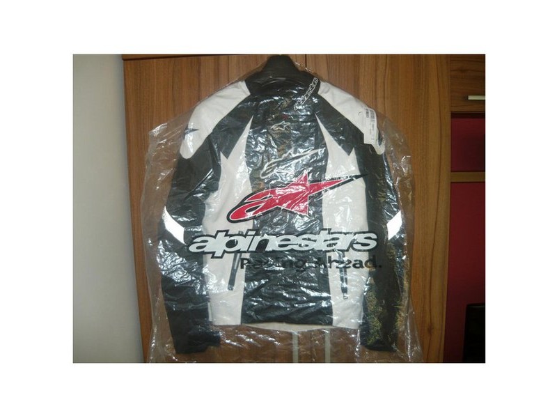 Geaca textil ALPINETAR T-GPR Alb/Negru Geaca textil ALPINETAR T-GPR Alb/Negru