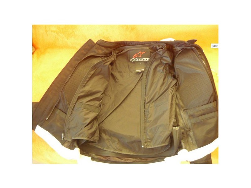 Geaca textil ALPINETAR T-GPR Alb/Negru Geaca textil ALPINETAR T-GPR Alb/Negru