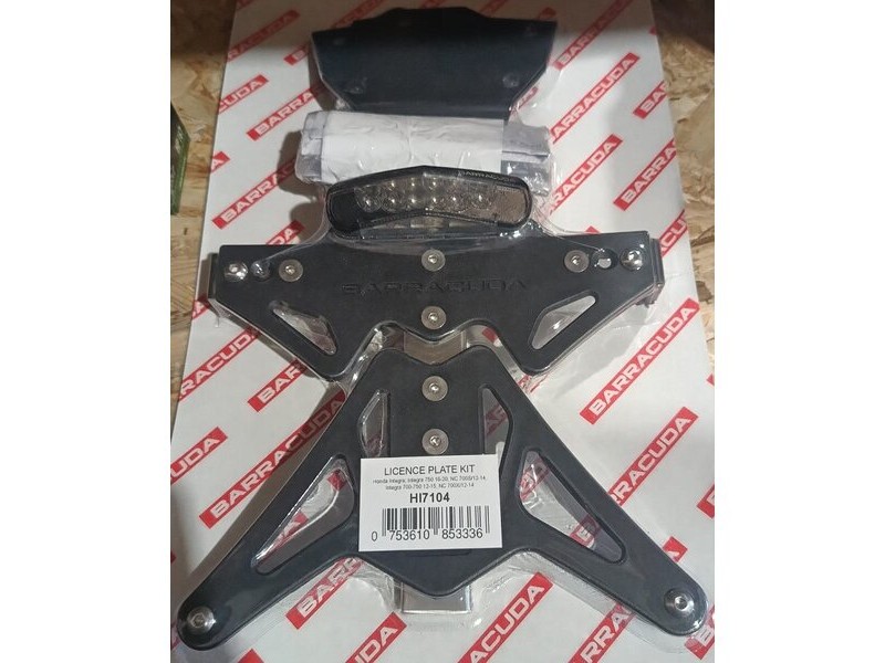 Kit suport numar de inmatriculare BARRACUDA HONDA NC 700/750 S/X (2012-2014) INTEGRA 700/750 (2012-2015) Kit suport numar de inmatriculare BARRACUDA HONDA NC 700/750 S/X (2012-2014) INTEGRA 700/750 (2012-2015)