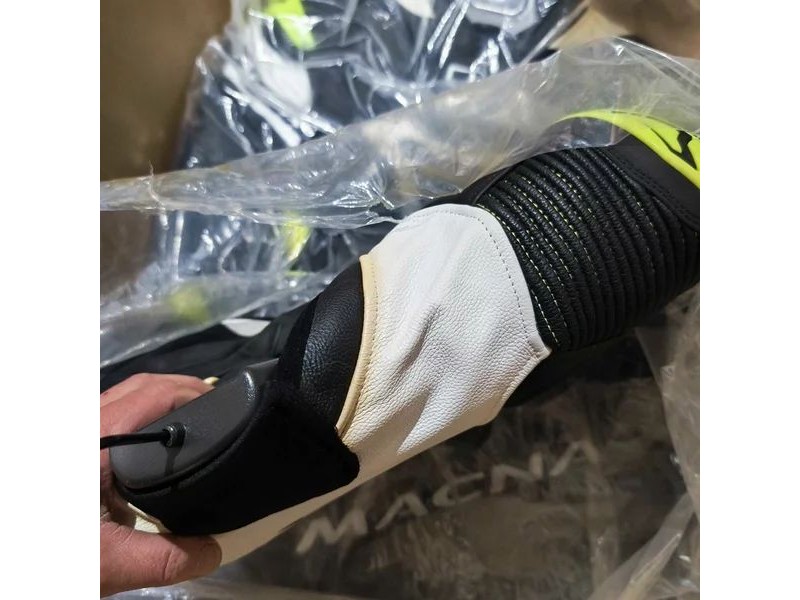 Geaca de piele sport/touring MACNA TRACKTIX (produs cu defect estetic)
