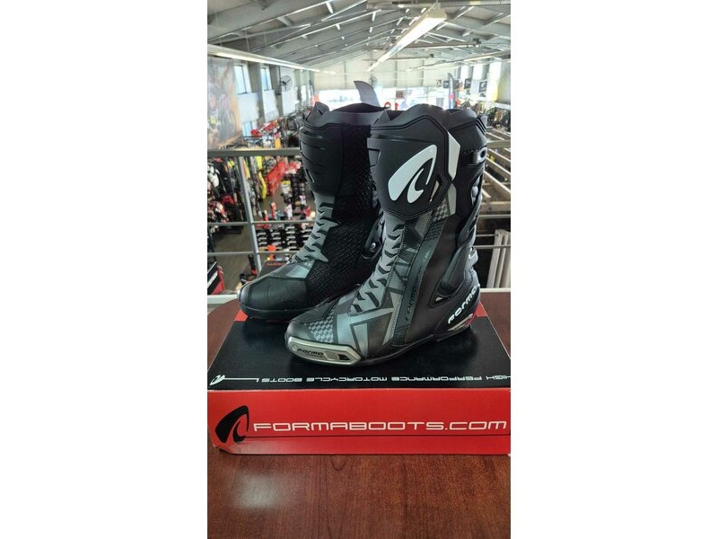 Cizme sport/touring FORMA PHANTOM - Produs RESIGILAT Cizme sport/touring FORMA PHANTOM - Produs RESIGILAT