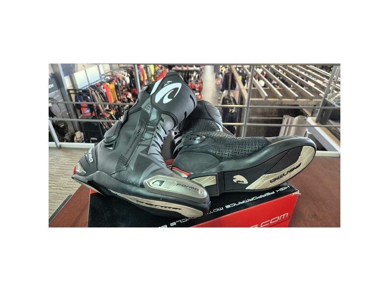 Cizme sport/touring FORMA PHANTOM - Produs RESIGILAT Cizme sport/touring FORMA PHANTOM - Produs RESIGILAT