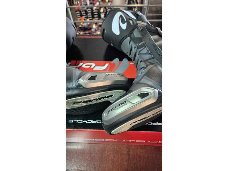 Cizme sport/touring FORMA PHANTOM - Produs RESIGILAT Cizme sport/touring FORMA PHANTOM - Produs RESIGILAT
