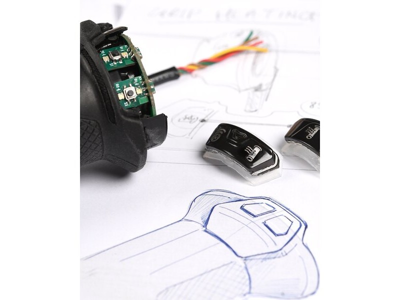 Mansoane incalzite MACNA HEATED GRIPS BLUETOOTH