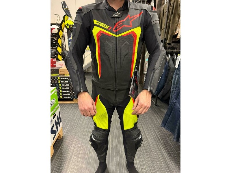 Combinezon de piele 2 piese Alpinestars Motegi V3 (resigilat)