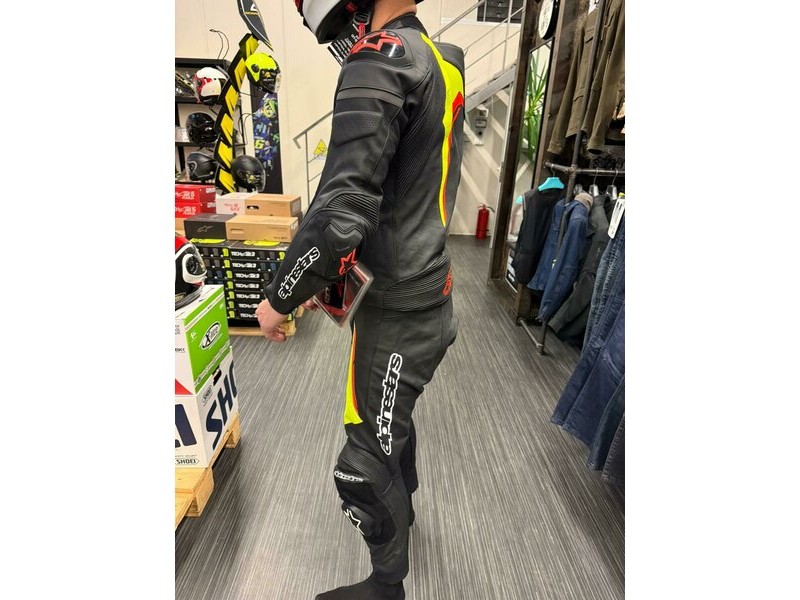 Combinezon de piele 2 piese Alpinestars Motegi V3 (resigilat)