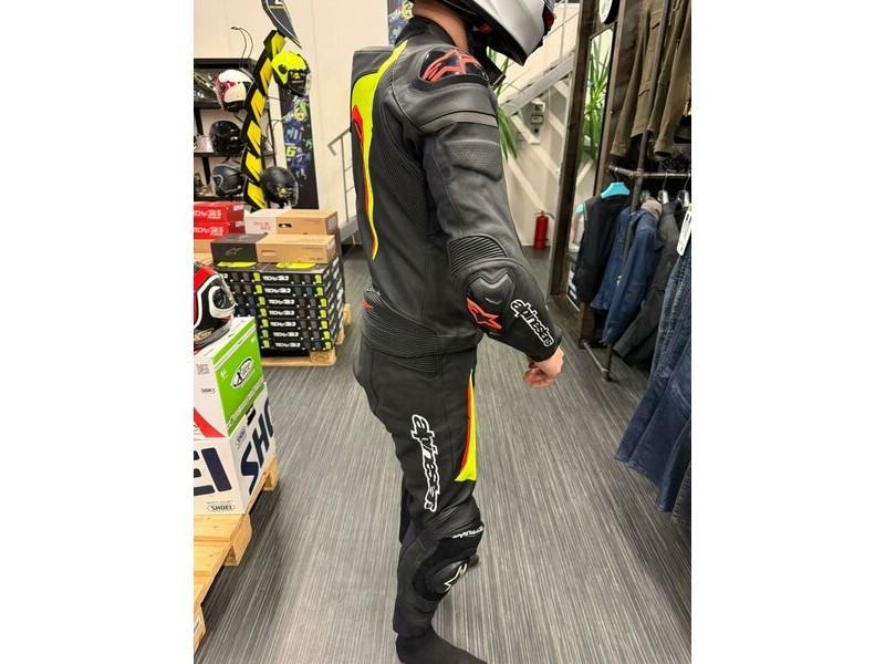 Combinezon de piele 2 piese Alpinestars Motegi V3 (resigilat)