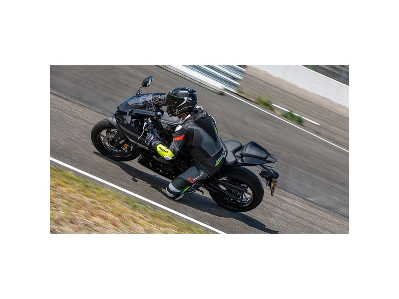 Combinezon de piele 1 piesa MACNA CHROMIQ Combinezon de piele 1 piesa MACNA CHROMIQ