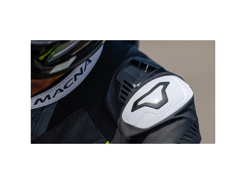 Combinezon de piele 1 piesa MACNA CHROMIQ Combinezon de piele 1 piesa MACNA CHROMIQ