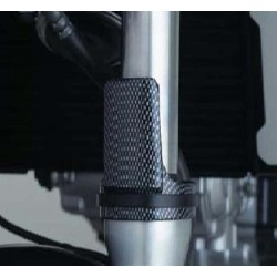 Fork protector PUIG UNIVERSAL 1320C carbon look pereche Fork protector PUIG UNIVERSAL 1320C carbon look pereche