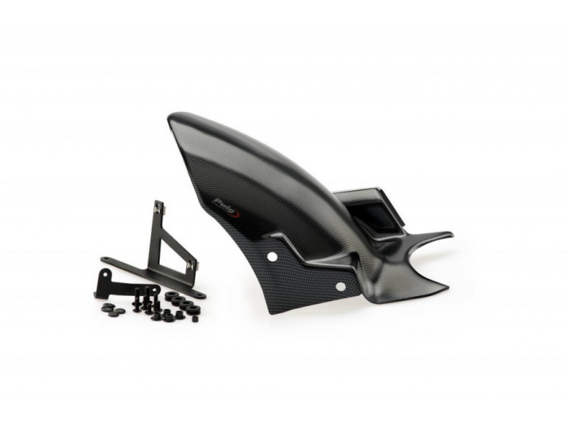 Aripa de spate PUIG 3670C carbon look