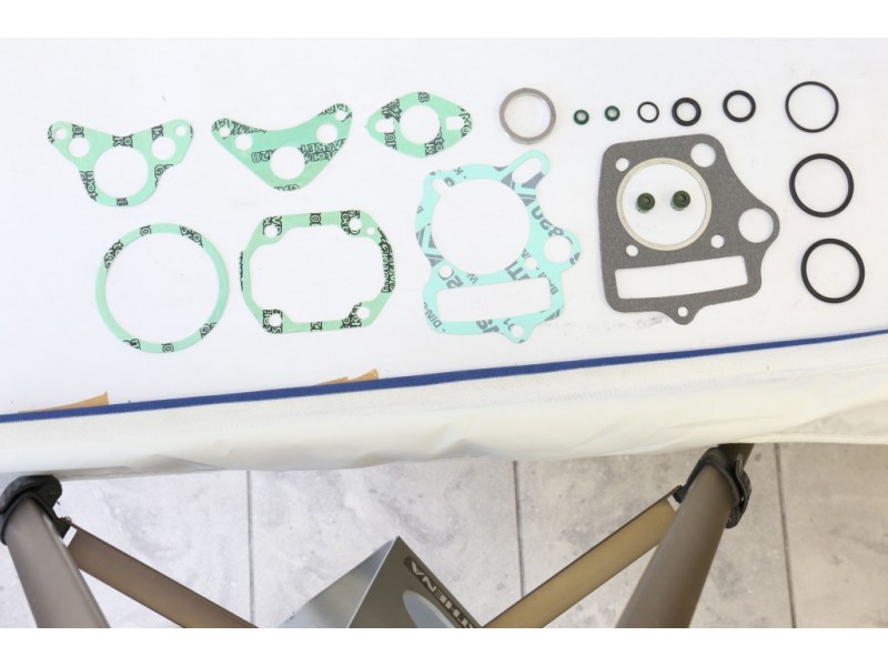 Kit garnituri motor TOPEND ATHENA P400210600007 Kit garnituri motor TOPEND ATHENA P400210600007
