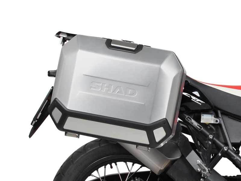 Set complet de cutii laterale de aluminiu, SHAD TERRA, 36L / 47L, incluzand kit de montaj SHAD HONDA CRF 1000 Africa Twin Set complet de cutii laterale de aluminiu, SHAD TERRA, 36L / 47L, incluzand kit de montaj SHAD HONDA CRF 1000 Africa Twin