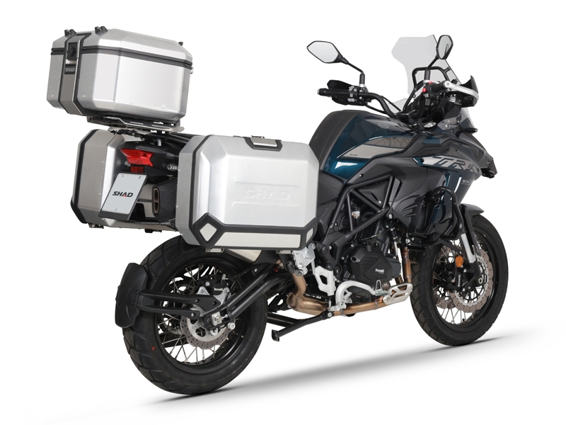 Set complet de cutii de aluminiu SHAD TERRA, 37L cutie centrala si 36L / 47L cutii laterale, incluzand set de montaj si placa SHAD BENELLI TRK 502X Set complet de cutii de aluminiu SHAD TERRA, 37L cutie centrala si 36L / 47L cutii laterale, incluzand set de montaj si placa SHAD BENELLI TRK 502X