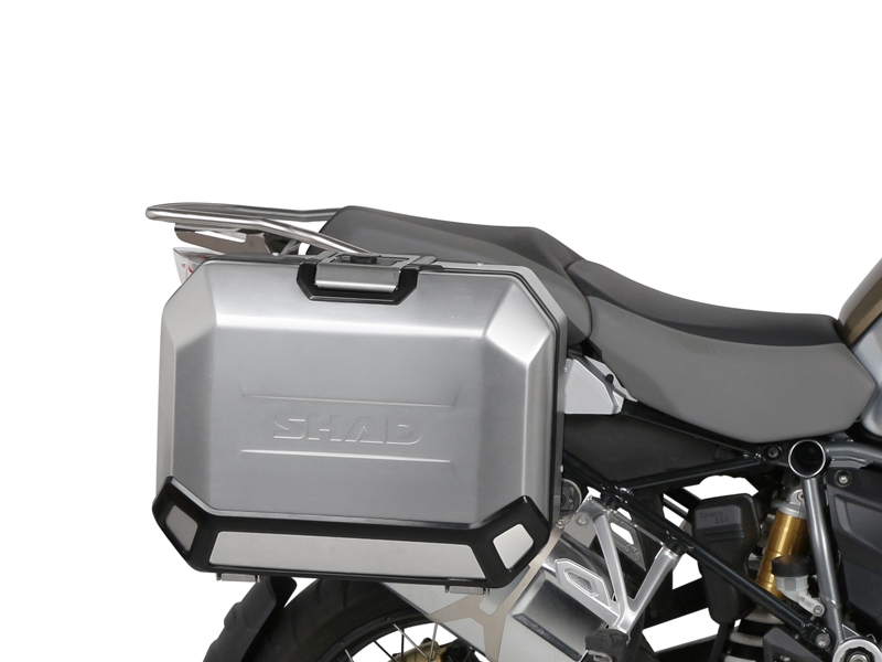 Set complet de cutii de aluminiu SHAD TERRA, 37L cutie centrala si 36L / 47L cutii laterale, incluzand set de montaj si placa SHAD R 1200 GS Adventure/ R 1250 GS Adventure