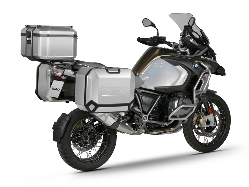 Set complet de cutii de aluminiu SHAD TERRA, 37L cutie centrala si 36L / 47L cutii laterale, incluzand set de montaj si placa SHAD R 1200 GS Adventure/ R 1250 GS Adventure