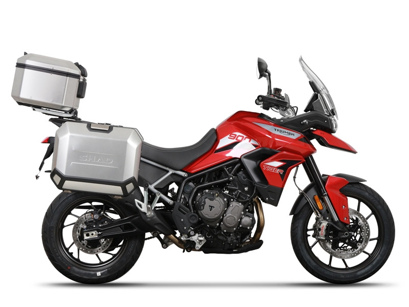 Set complet de cutii de aluminiu SHAD TERRA, 37L cutie centrala si 36L / 47L cutii laterale, incluzand set de montaj si placa SHAD TRIUMPH Tiger 900 Set complet de cutii de aluminiu SHAD TERRA, 37L cutie centrala si 36L / 47L cutii laterale, incluzand set de montaj si placa SHAD TRIUMPH Tiger 900