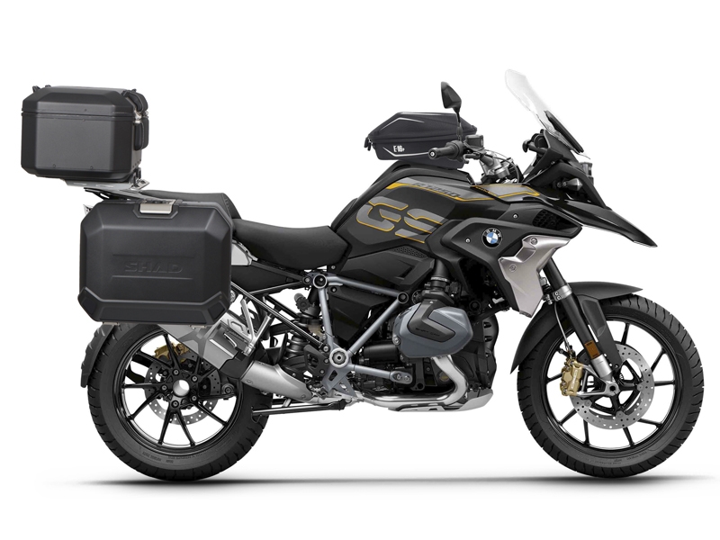 Set complet cutii aluminiu laterale, 36L / 47L SHAD TERRA NEGRU, include kit montare SHAD BMW R 1200 GS/ R 1200 GS Adventure/ R 1250 GS/ R 1250 GS Adventure Set complet cutii aluminiu laterale, 36L / 47L SHAD TERRA NEGRU, include kit montare SHAD BMW R 1200 GS/ R 1200 GS Adventure/ R 1250 GS/ R 1250 GS Adventure