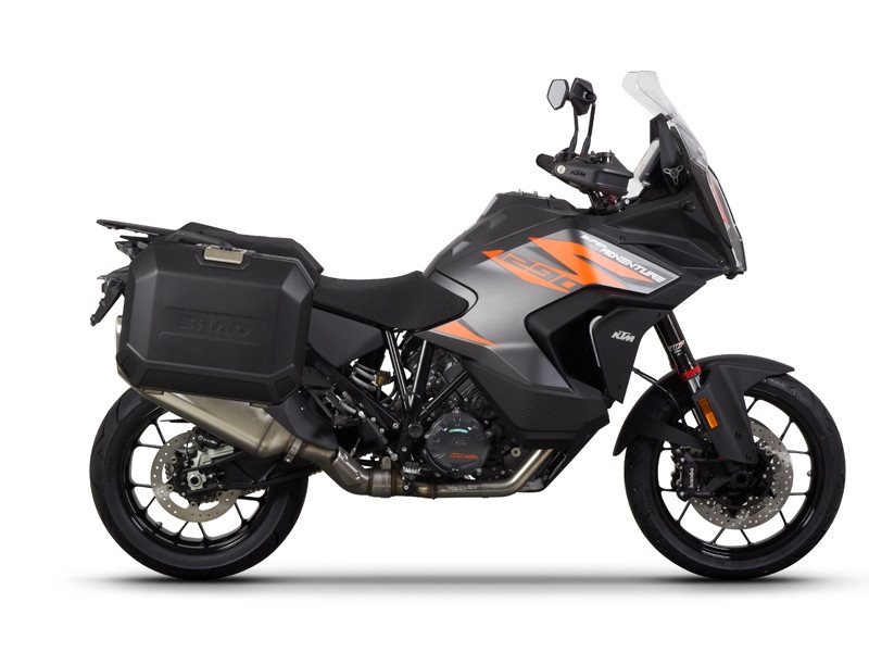 Set complet cutii aluminiu laterale, 36L / 47L SHAD TERRA NEGRU, include kit montare SHAD KTM Super Adventure 1290 (R, S) Set complet cutii aluminiu laterale, 36L / 47L SHAD TERRA NEGRU, include kit montare SHAD KTM Super Adventure 1290 (R, S)